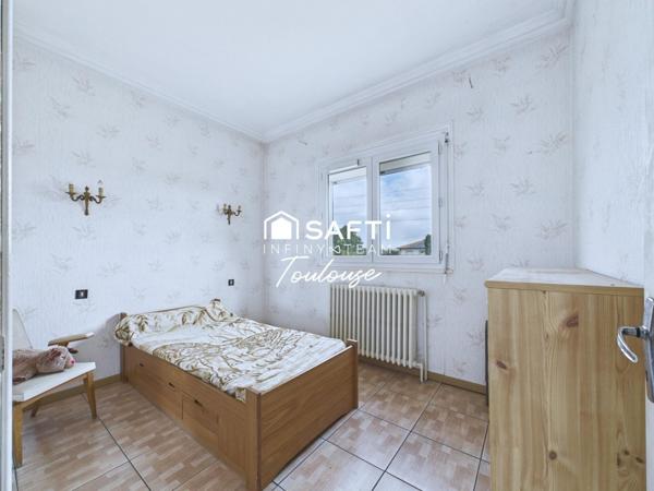 Grande familiale des années 70 à rénover /Possibilité de vie familiale multi générationnelle