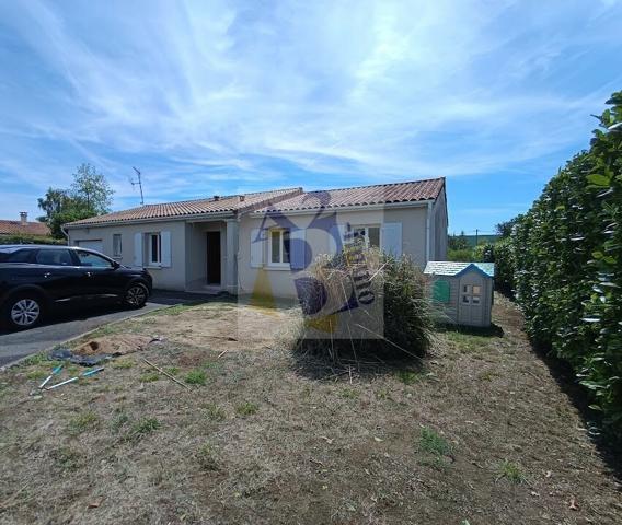 Location maison Soyaux (16800), 114.27m² avec 5 pièce(s) dont 4 chambre(s). Agence Allard Brimeaud