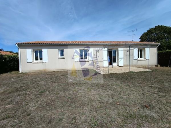 Location maison Soyaux (16800), 114.27m² avec 5 pièce(s) dont 4 chambre(s). Agence Allard Brimeaud
