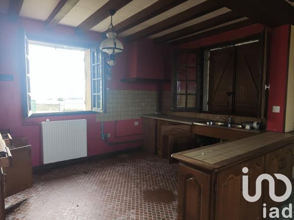 Maison rustique 6 pièces de 138 m² à Saint-Rémy-du-Val (72600)