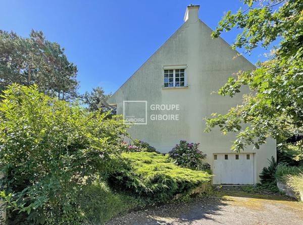Maison T8 à vendre SAINT GREGOIRE - 180 m² (réf : AM-OG26550q)