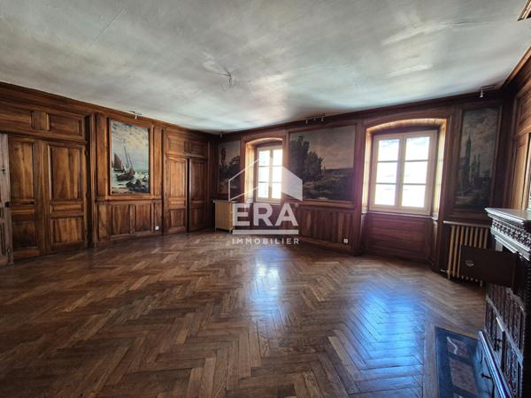 Maison de Prestige à Vendre à Saint Amour - Référence 4441