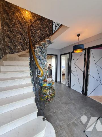 À Vendre à Rohan Maison familiale située à 1.2 km des commodités et services 