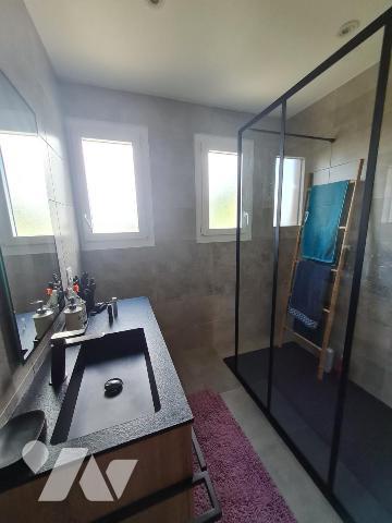 À Vendre à Rohan Maison familiale située à 1.2 km des commodités et services 