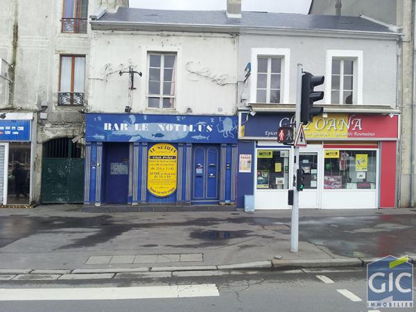 MURS COMMERCIAUX 106 M²