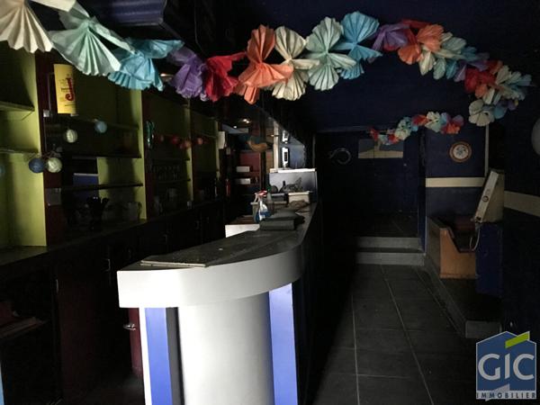MURS COMMERCIAUX 106 M²