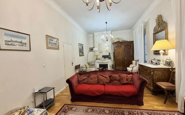 Appartement à vendre    7 pièces • 195 m2 Nîmes