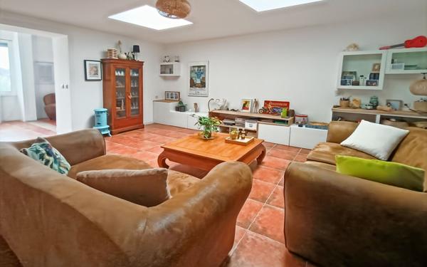 Maison à vendre    7 pièces • 184,86 m2 Les Mées