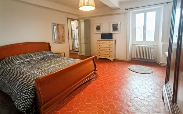 Maison à vendre    7 pièces • 184,86 m2 Les Mées