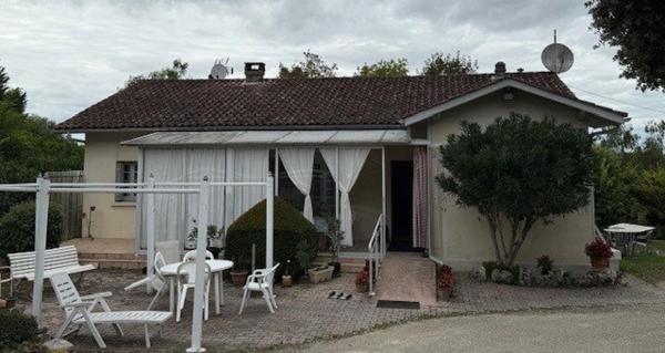 Maison avec parc arboré et dépendance