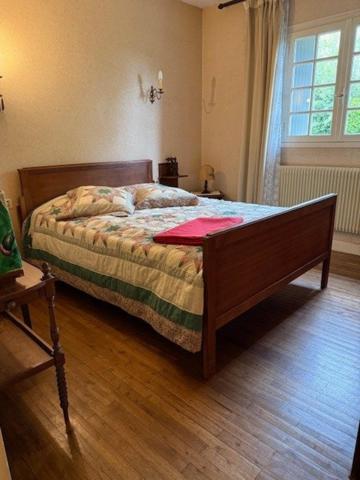 Maison avec parc arboré et dépendance