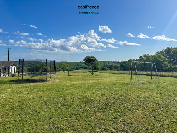 Maison à vendre 5 pièces FUMEL (47) de 140m2 habitables avec piscine et double garage.