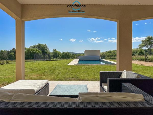 Maison à vendre 5 pièces FUMEL (47) de 140m2 habitables avec piscine et double garage.