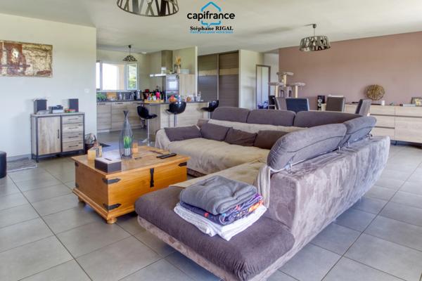 Maison à vendre 5 pièces FUMEL (47) de 140m2 habitables avec piscine et double garage.