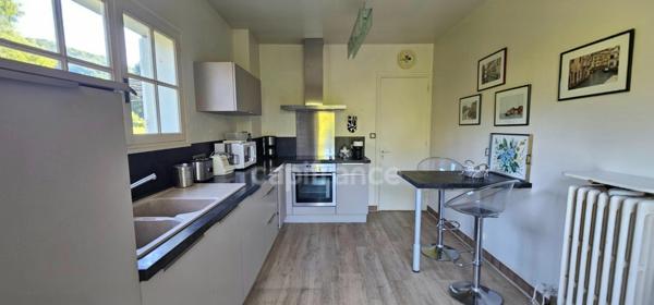 Maison d'architecte à vendre près d'Abois, charme, espace et nature.