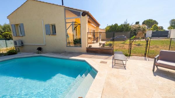 Villa de plain-pied avec piscine, quartier Piscine à Pertuis