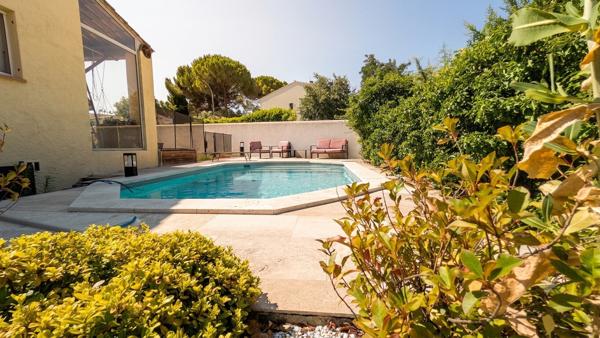 Villa de plain-pied avec piscine, quartier Piscine à Pertuis