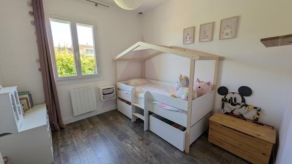 Villa de plain-pied avec piscine, quartier Piscine à Pertuis