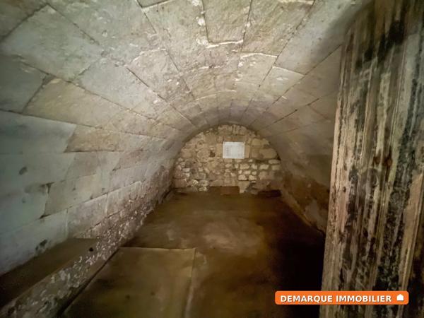 💼 Opportunité Investisseur – Ancienne ferme de caractère avec annexes et bâtiment protégé