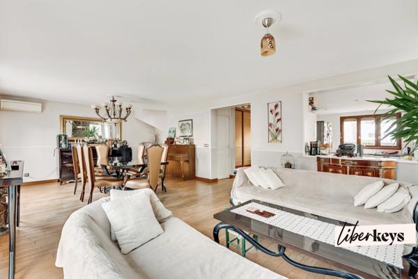 Maison familiale de 6 pièces - 238 m2 - Quartier de Fleurs