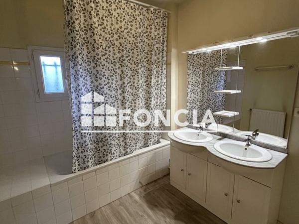 Location Appartement 3 pièces 69.76 m² - 373 AVENUE KENNEDY Mont De Marsan 40000