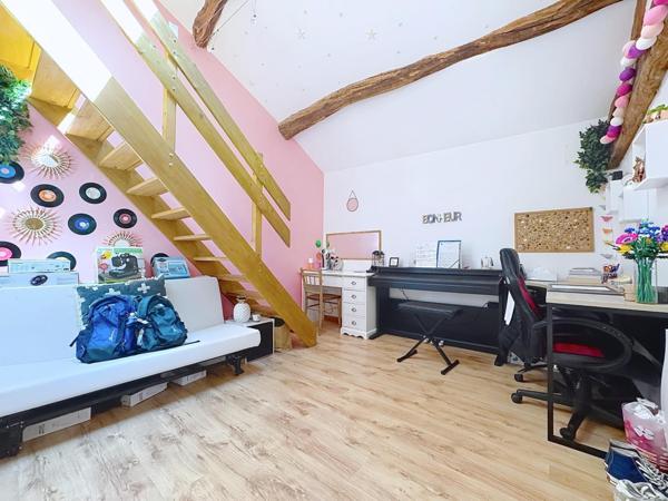 Maison au cœur du vieux bourg de Coublevie, jardin, 4 chambres et suite parentale