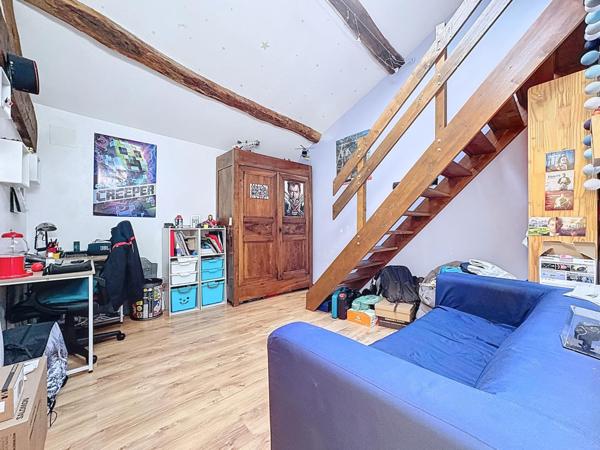 Maison au cœur du vieux bourg de Coublevie, jardin, 4 chambres et suite parentale