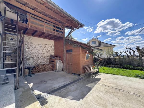 Maison au cœur du vieux bourg de Coublevie, jardin, 4 chambres et suite parentale