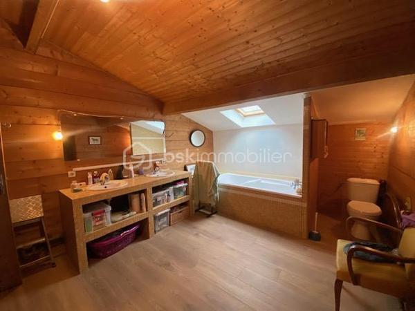 Maison en pierre de 235 m²