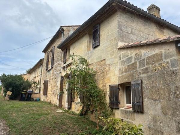 Maison en pierre de 235 m²