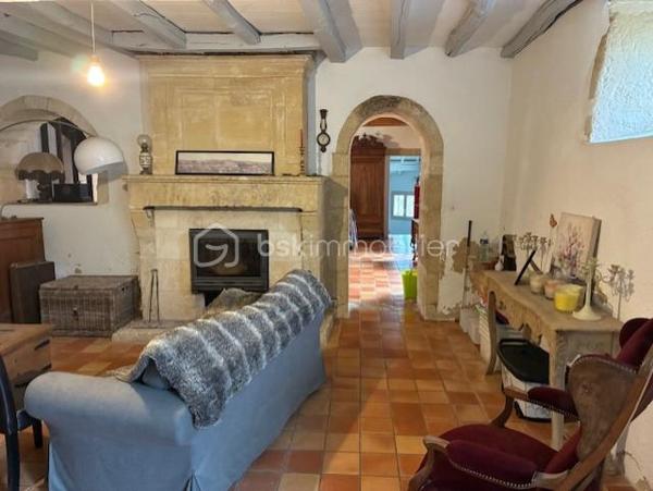 Maison en pierre de 235 m²