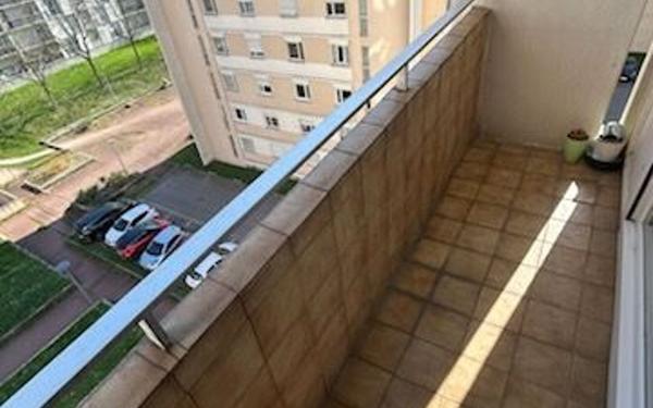 Appartement à vendre    2 pièces • 74,89 m2 Créteil