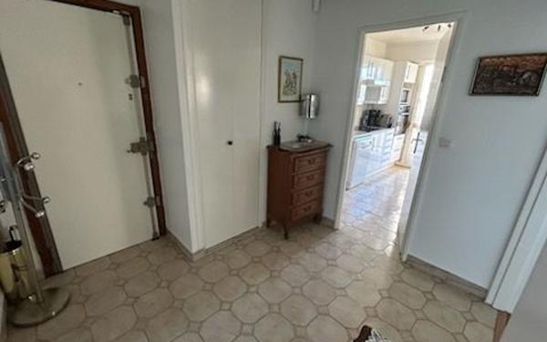 Appartement à vendre    2 pièces • 74,89 m2 Créteil