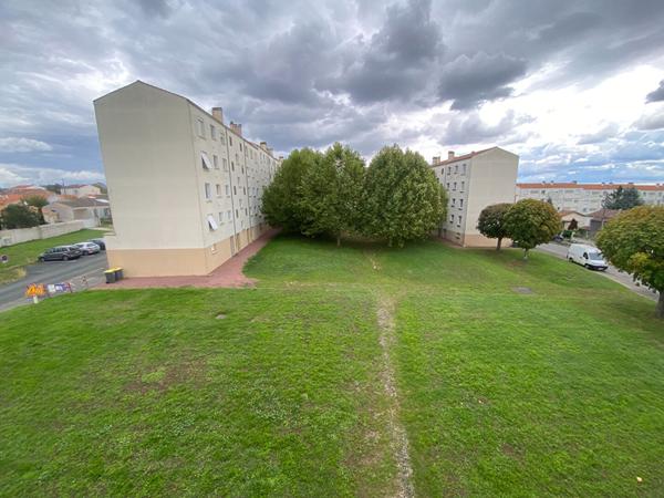 Appartement lumineux avec balcon et garage