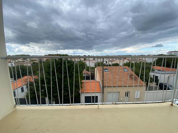 Appartement lumineux avec balcon et garage