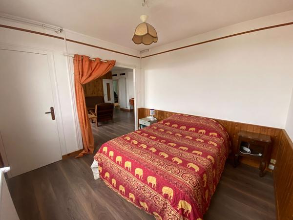 Appartement lumineux avec balcon et garage