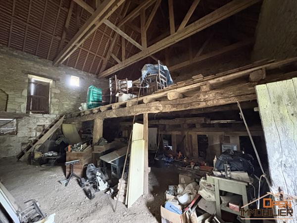 Corps de ferme 170m²- dépendances 230m²- Terrain 9 490m²