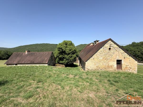 Corps de ferme 170m²- dépendances 230m²- Terrain 9 490m²