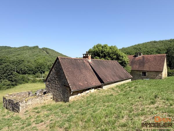 Corps de ferme 170m²- dépendances 230m²- Terrain 9 490m²