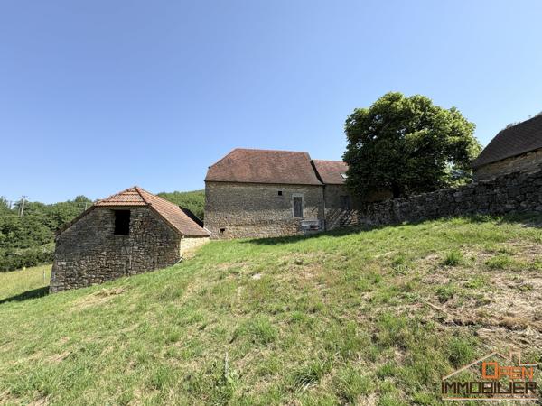Corps de ferme 170m²- dépendances 230m²- Terrain 9 490m²