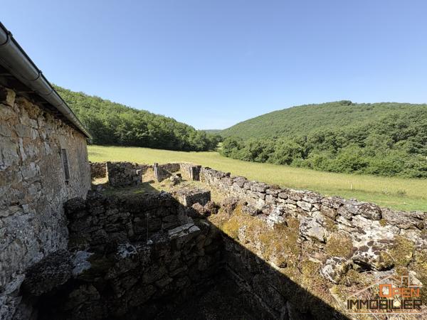 Corps de ferme 170m²- dépendances 230m²- Terrain 9 490m²