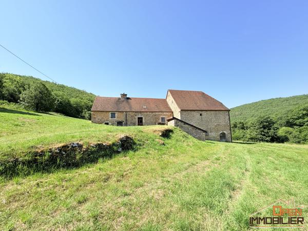 Corps de ferme 170m²- dépendances 230m²- Terrain 9 490m²