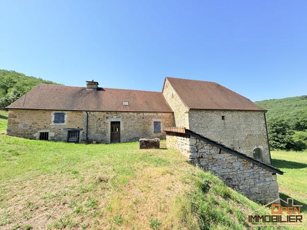 Corps de ferme 170m²- dépendances 230m²- Terrain 9 490m²