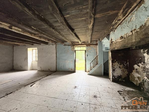 Corps de ferme 170m²- dépendances 230m²- Terrain 9 490m²