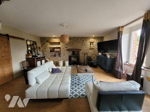 Maison à Vendre à Pleurtuit (35730) en Ille-et-Vilaine (35)

Cette maison dispose d'une surfa...