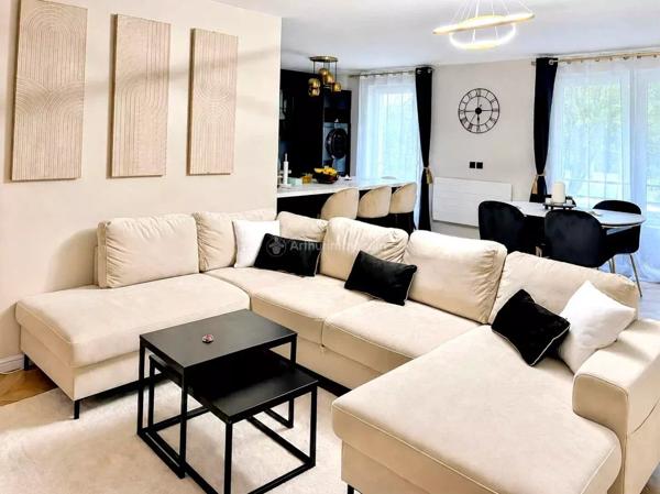 Vente                                                      Appartement
                        
                     3 pièces                      71 m2                     à Chessy