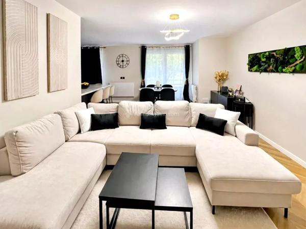 Vente                                                      Appartement
                        
                     3 pièces                      71 m2                     à Chessy