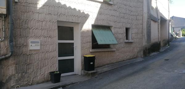 Maison en pierre avec garage — Idéal investissement ou premier achat
