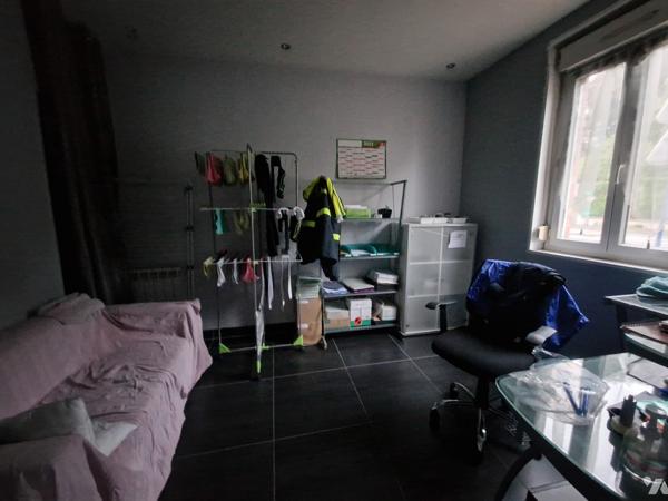 BOIS GUILLAUME, maison en briques d'~78m² sur ~252m² de terrain, 3 chambres,  1 bureau, garage.