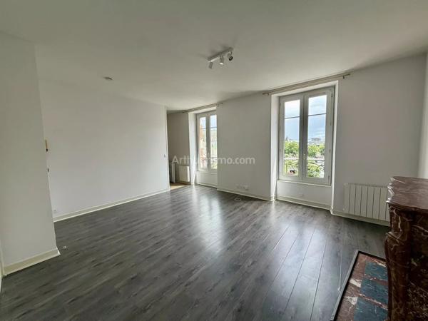 Location                                                      Appartement
                        
                     2 pièces                      44 m2                     à Dinan
